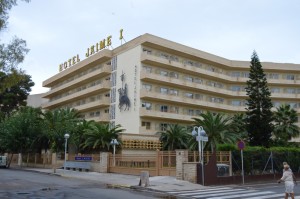 Façana de l'hotel Jaume I, que Salut situa com a possible origen del brot. Foto: Tarragona21