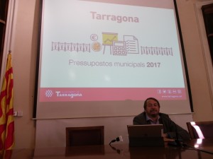 Roda de premsa de presentació d'un esbós dels pressupostos 2017. Foto: Romà Rofes / Tarragona21.cat