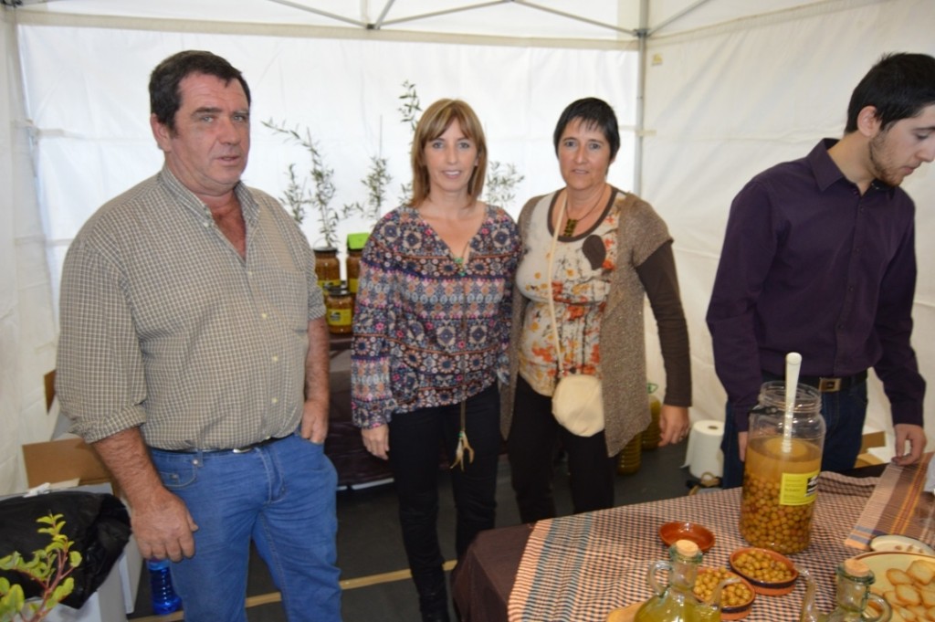 Anton Aguiló, amb Guadalupe i Anna, a l'estand d'Anton Banc. Foto: Tarragona21