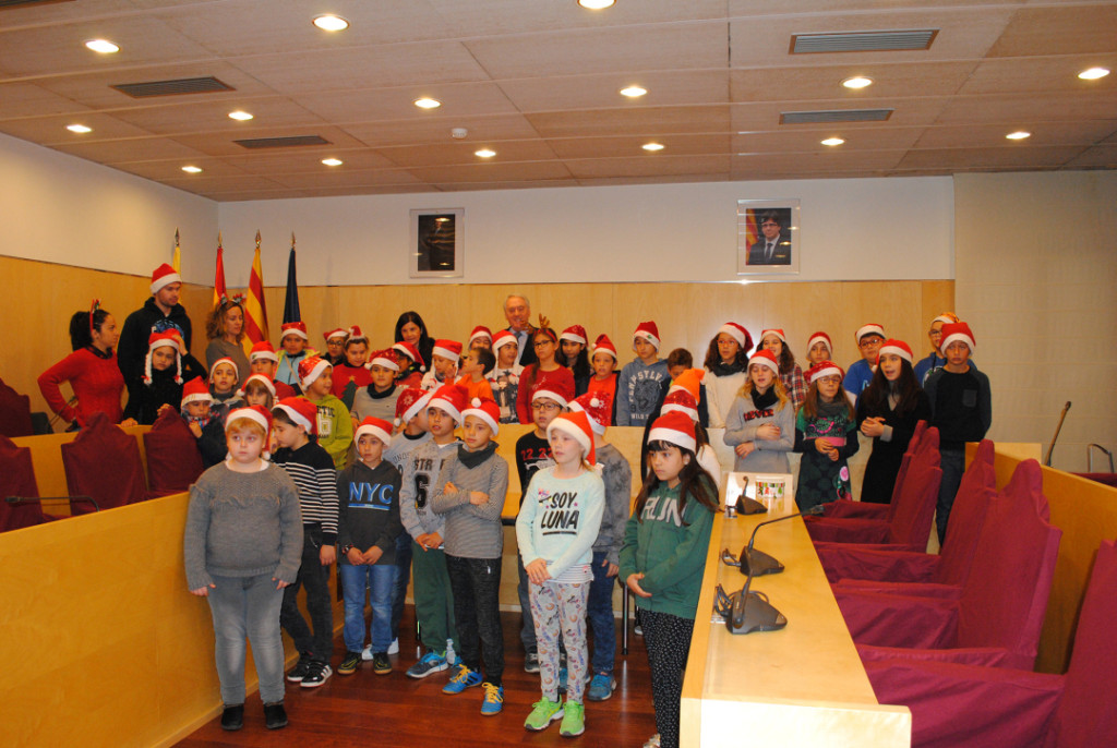 Alumnes de la Canaleta feliciten el Nadal a Vila-seca. Foto: Cedida