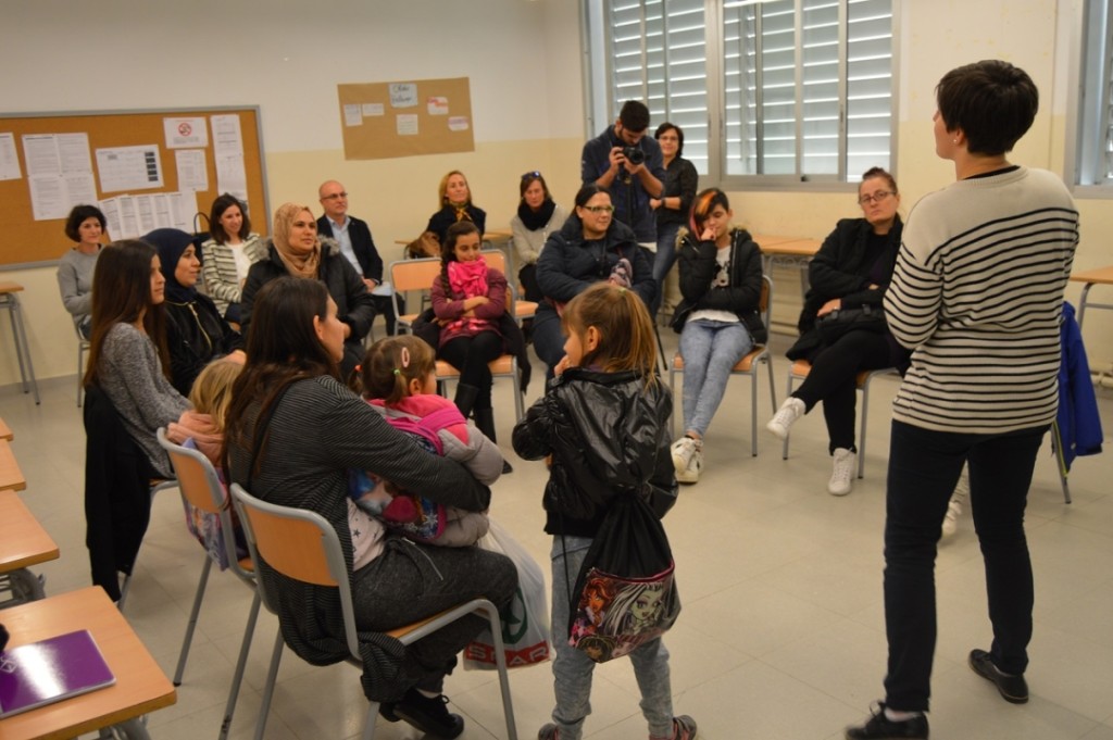 Un moment de la presentació del projecte a pares d'alumnes i monitors. Foto: Tarragona21