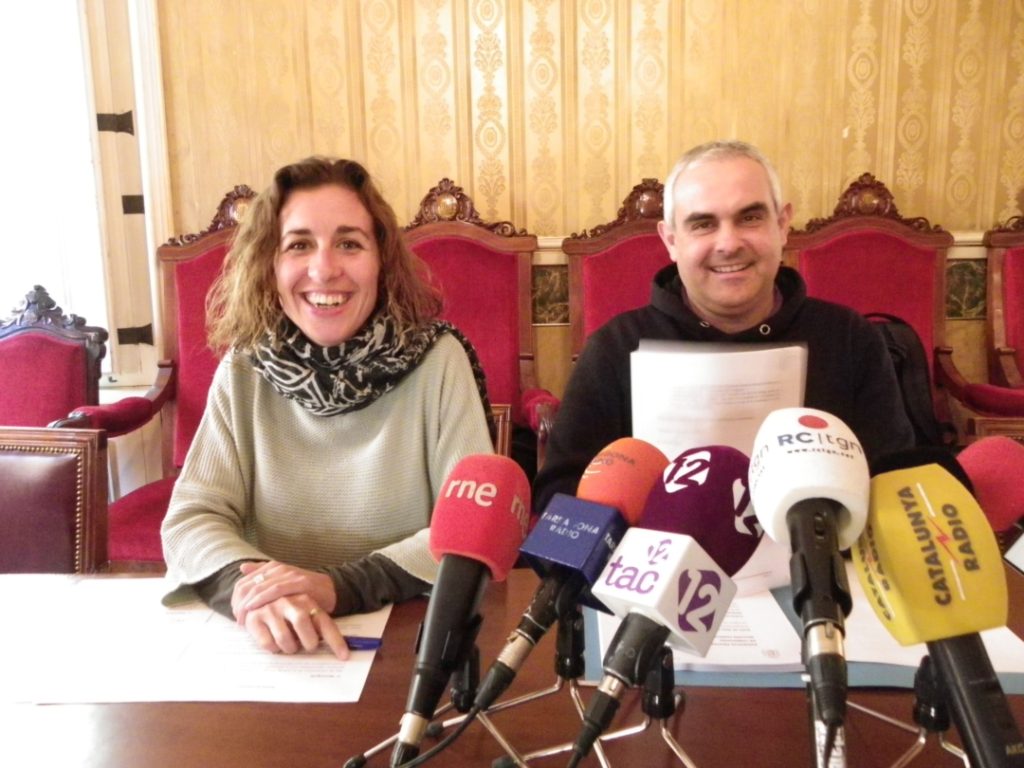 Els regidors de la CUP Laia Estrada i Jordi Martí, durant la roda de premsa d'avui. Foto: Romà Rofes / Tarragona21.cat
