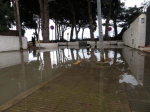 Carrers inundats a Vilafortuny. Foto: Romà Rofes / Tarragona21.cat