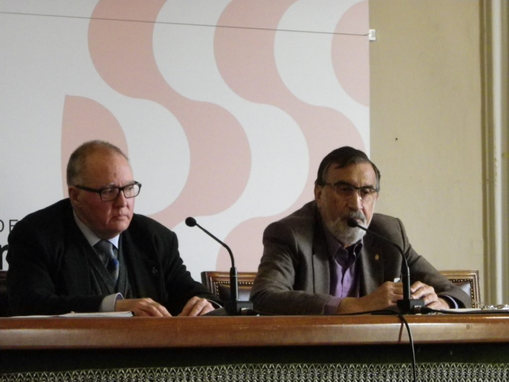 El professor Robert Casadevall, un dels autors del pla, i a la dreta el regidor d'Urbanisme Josep Maria Milà. Foto: Romà Rofes / Tarragona21.cat