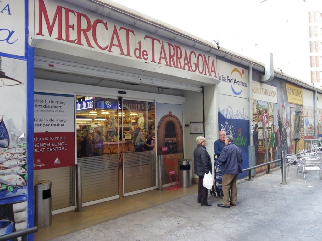 L'entrada de la carpa de la plaça Corsini en el seu últim dia d'activitat. Foto: Romà Rofes / Tarragona21.cat