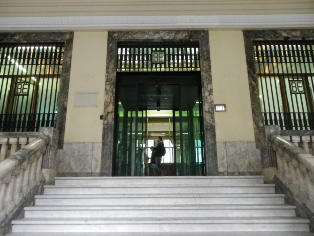 L'entrada del Banc d'Espanya. Foto: Romà Rofes / Tarragona21.cat