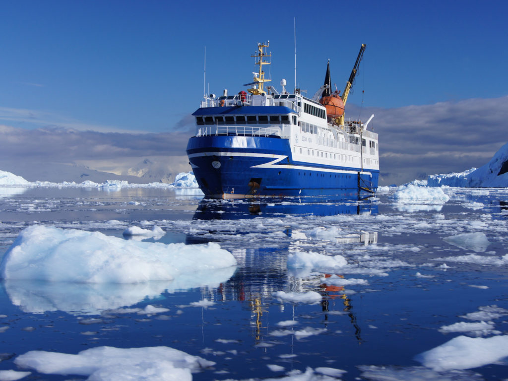 El vaixell està especialitzat en viatges a llocs remots com l'Àrtic. Foto: Ocean Nova