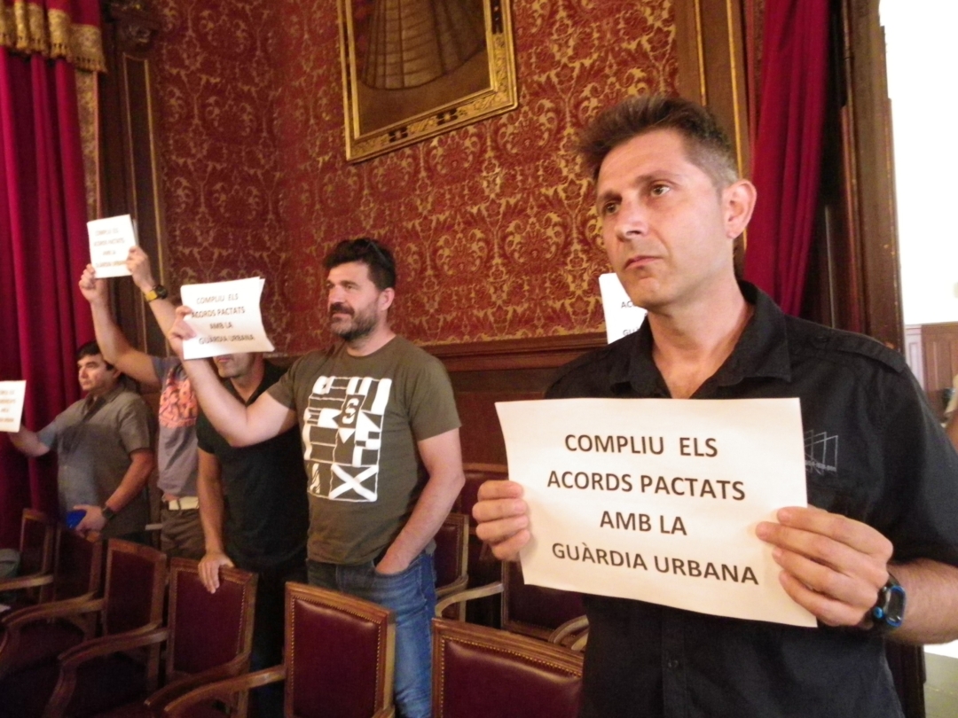 El president del sindicat ASEMIT, en primer pla, durant la protesta. Foto: Tarragona21.cat