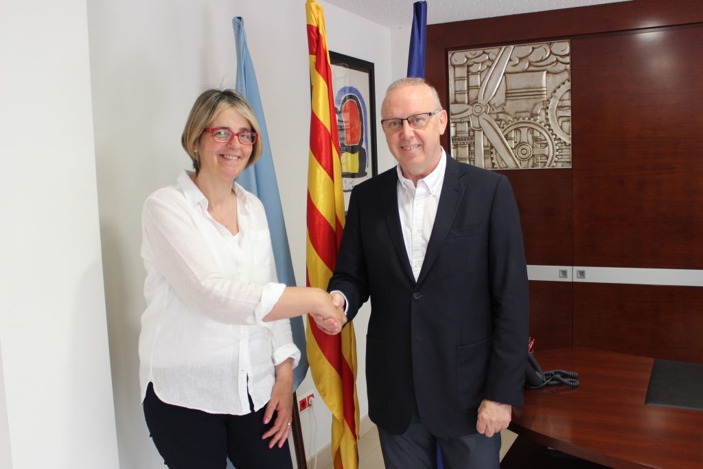 L'alcaldessa de Prades, Lídia Bargas i el president de la Cambra de Reus, Isaac Sanromà. Foto: Cedida