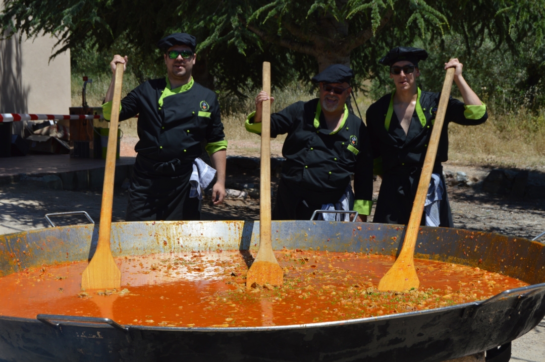 La paella popular va alimentar 700 persones. Foto: Tarragona21.cat