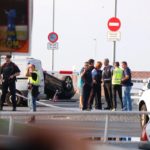 Cinc terroristes morts quan intentaven atemptar a Cambrils i sis persons atropellades