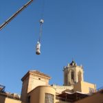 Sant Fructuós ‘vola’ per poder entrar al pati del Museu Bíblic Tarraconense (galeria de fotos)