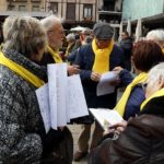 Els ‘Avis i àvies per la llibertat’ de Reus recullen signatures contra la prohibició de manifestar-se