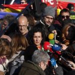 Una desena d’ultres d’Hogar Social Madrid intenten boicotejar la visita de Rovira a Junqueras