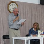 130 persones assisteixen a la presentació de ‘Las Fábulas del Abuelo’ de Francesc Cuenca