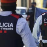 Detinguts dos homes a Roda de Berà després de clavar una navalla a la cama d’una persona a qui volien robar