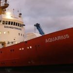 Tres municipis tarragonins obren les portes als refugiats del vaixell ‘Aquarius’