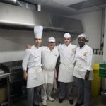 L’alumnat d’Auxiliar d’Hoteleria del Pla de Transició al Treball de Cambrils fa pràctiques al menjador de Càritas