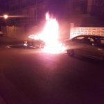 Crema un cotxe al carrer de Sert, al barri de Clarà de Torredembarra