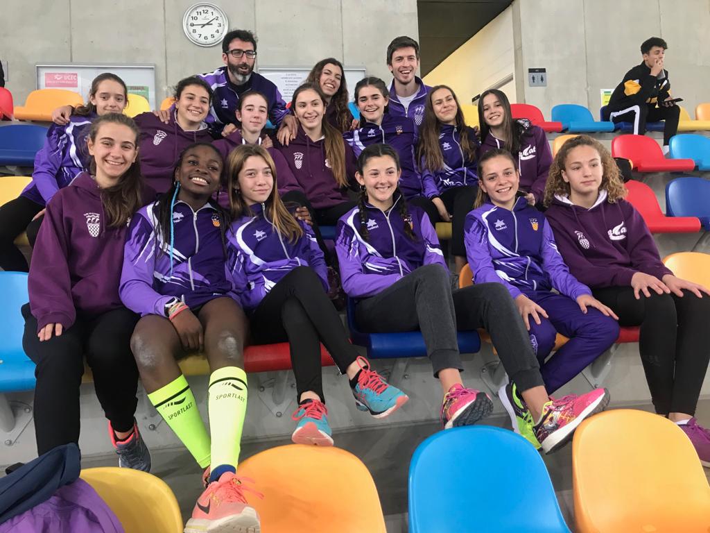 L'equip femení sub16 en 5a posició al Campionat de Catalunya de Clubs de pista coberta a Sabadell, 