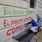 Apareixen pintades a la façana de l’Arquebisbat de Tarragona pels casos d’abusos a menors