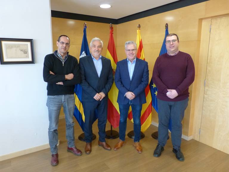 L’alcalde Pere Granados s’ha reunit amb el President de la Federació Catalana de Dards, Josep Maria Salvadó Val, acompanyat pel Gerent de la Federació, Toni Gragera Llopis, i el Representant Territorial de l’Esport a Tarragona, Joan Plana i Pons