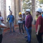 Estudiants d’Arquitectura de la URV analitzen els masos i l’ermita de l’Aldea
