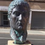 Constantí dedica un bust a l’emperador que li dóna nom a l’Avinguda Onze de Setembre