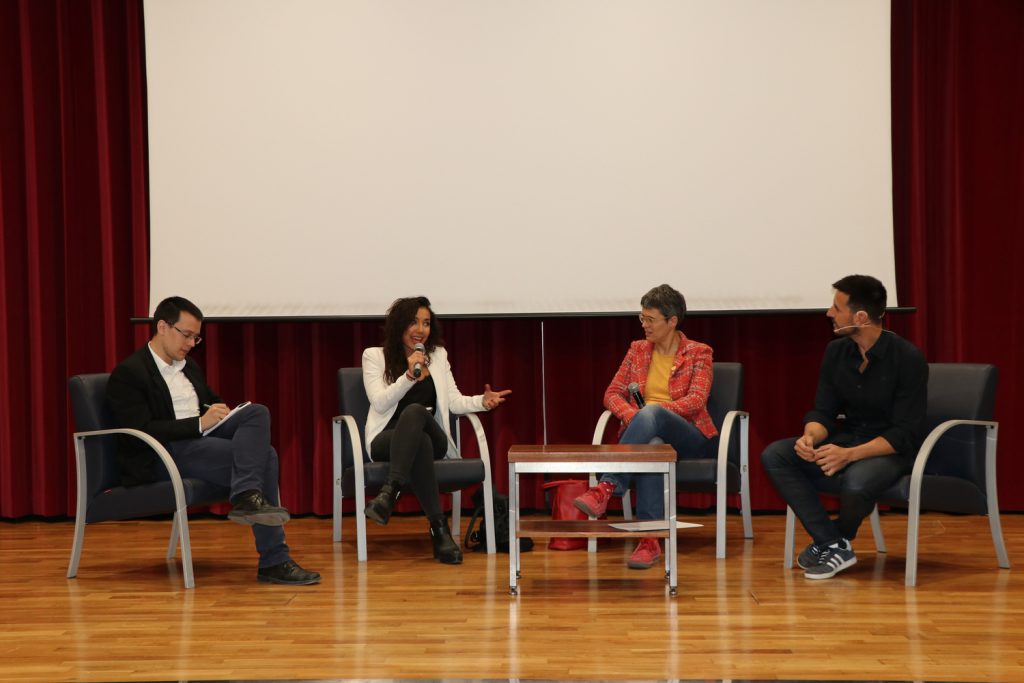 D'esquerra a dreta, Jaume Camps, investigador del Centre d’Estudis sobre Conflictes Socials de la URV; Neus Oliveras, professora de Dret Públic; Mariam Lufti, Alumni de la URV, i Jordi Gil, periodista que ha moderat el debat.