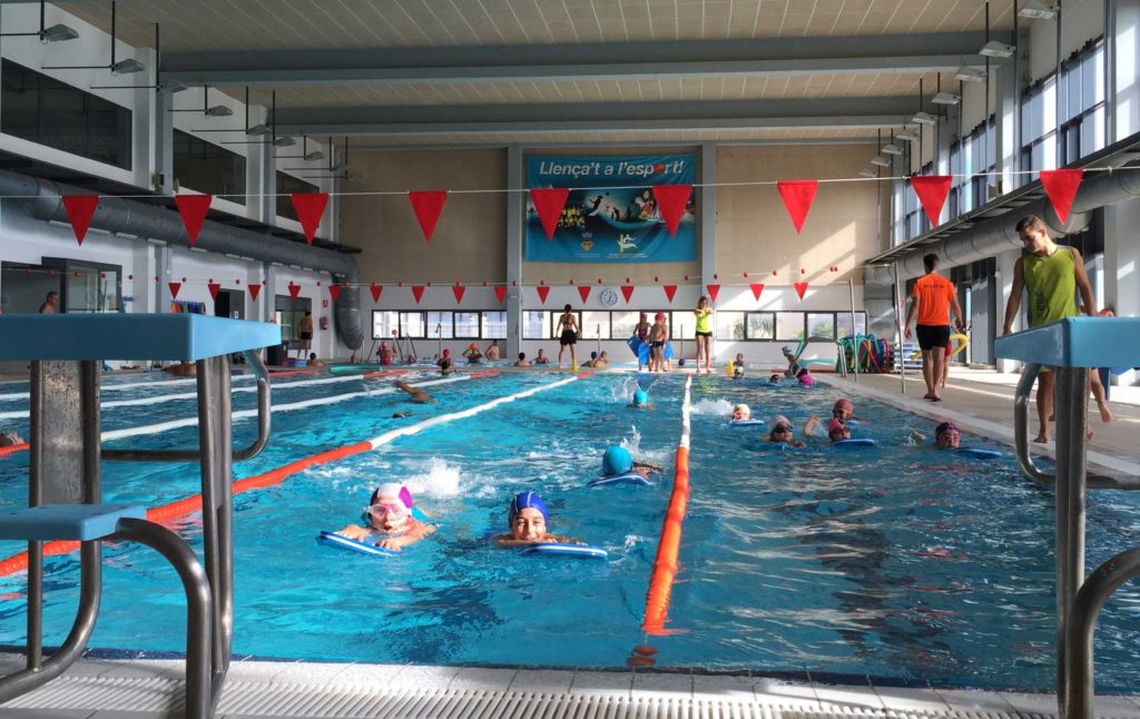 Foto de la piscina coberta del municipi