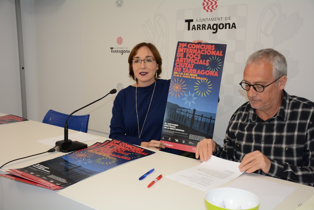 La consellera de Cultura i Festes, Begoña Floria, ha destacat que “el concurs internacional de focs ja és una cita destacada en el nostre calendari cultural