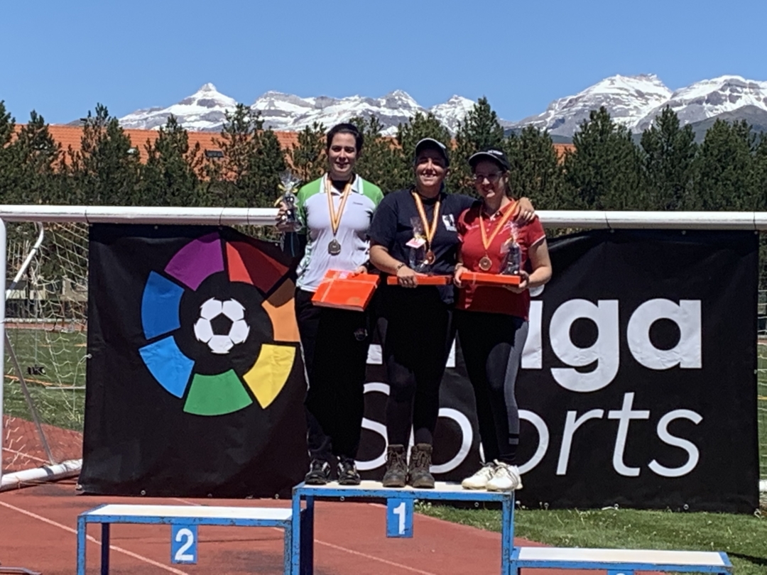 Fotografia del Gran Premi d'Espanya-GP Sabiñanigo Pirineus Osca, que s'ha celebrat aquest cap de setmana, amb medalla de bronze per a l'arquera del Club de Tir amb Arc Constantí, Maria Pitarch.