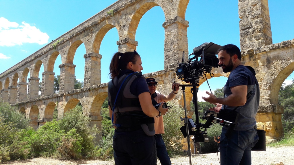 Acompanyat de la Tarragona Film Office, l’equip ha rodat a ubicacions tan emblemàtiques com la Catedral, el Serrallo o l’Aqüeducte de les Ferreres