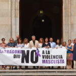 L’Ajuntament fa un minut de silenci per condemnar la violència masclista