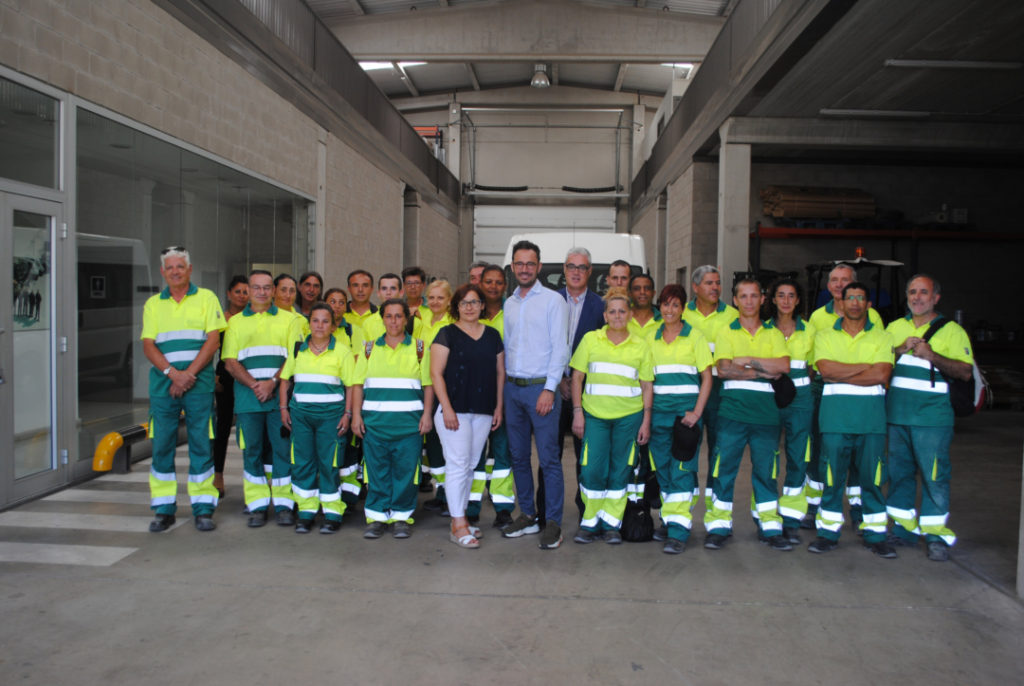 L’alcalde de Vila-seca, Pere Segura, ha donat la benvinguda als nous treballadors