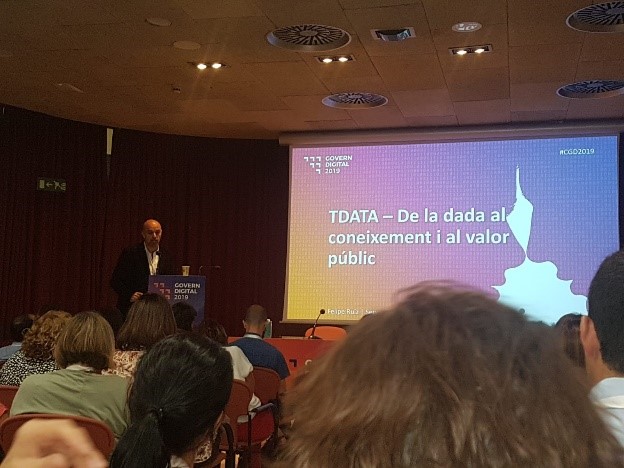 Fotografia del tècnic de TIC de l’Ajuntament de Tarragona, Felipe Ruiz, durant la seva ponència al Congres Digital