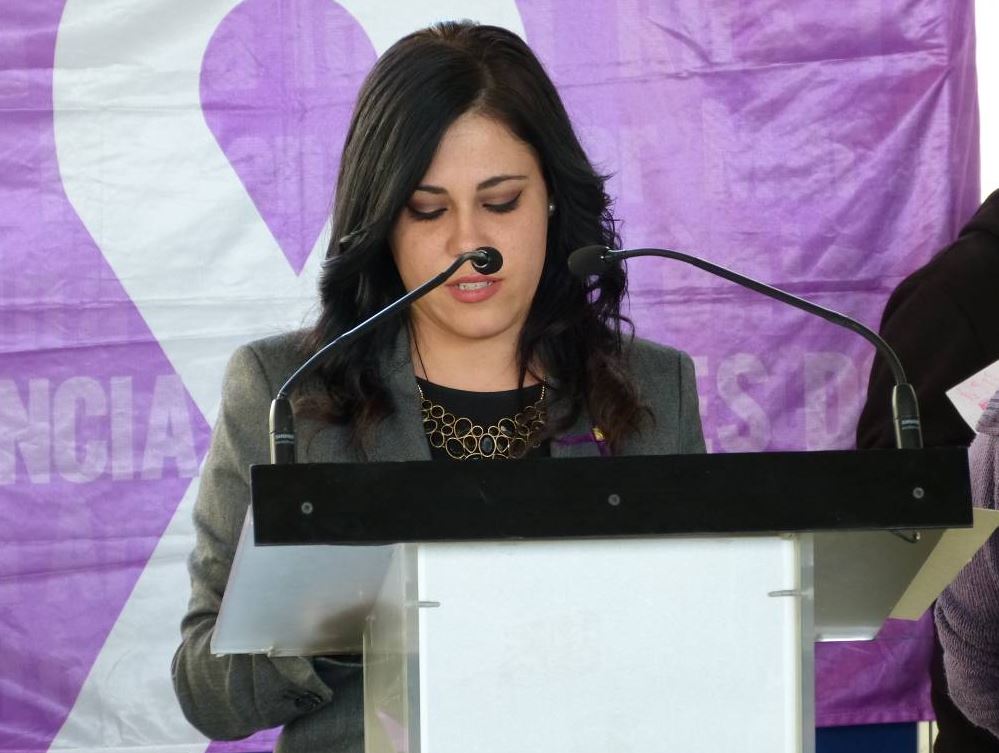 L’acte institucional, presidit per l’alcalde Pere Granados, acompanyat de la regidora de Benestar, Serveis Socials i Igualtat, Estela Baeza, s’ha tancat amb un minut de silenci en record de les víctimes mortals per violència de gènere