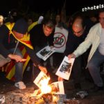 Unes 300 persones cremen imatges del Rei a Tarragona