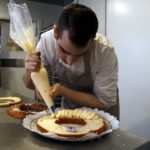 Els pastissers catalans esperen vendre més d’un milió de tortells de Reis artesans