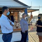 Les casetes del Mercat d’Artesania de Salou s’adeqüen a l’entorn amb un nou estil mariner