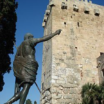 La CUP exigeix que es retiri l’escultura de l’August de Prima Porta, regal de Mussolini