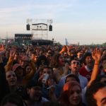 Testos ràpids, ampliar recintes i registrar assistents: els festivals de música es conjuren per recuperar l’activitat