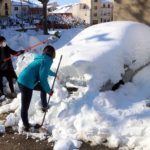 Falset intenta recuperar la normalitat amb més de mig metre de neu als carrers