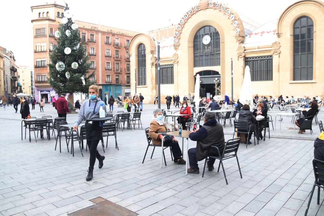 Pla general de terrasses a la plaça Corsini de Tarragona. Foto: Tots21