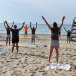 Gimnàstica de manteniment gratuïta a la platja de Torredembarra