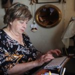 Olga Xirinacs: ‘No sóc una escriptora de best-seller, però no he deixat cap llibre al tinter’