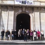 Un minut de silenci ensordidor en record de les víctimes de la violència contra les dones a Tarragona