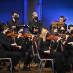 Prop de 400 persones celebren el 30è aniversari de la URV amb un concert que posa música als poemes d’exili de Rovira i Virgili