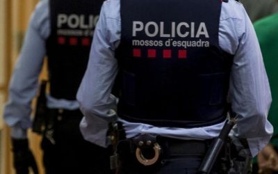 Els Mossos detenen dos homes a Valls per dos robatoris amb força a domicilis