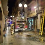 Un incendi en un pis a Valls obliga a a rescatar els tres ocupants confinats al balcó